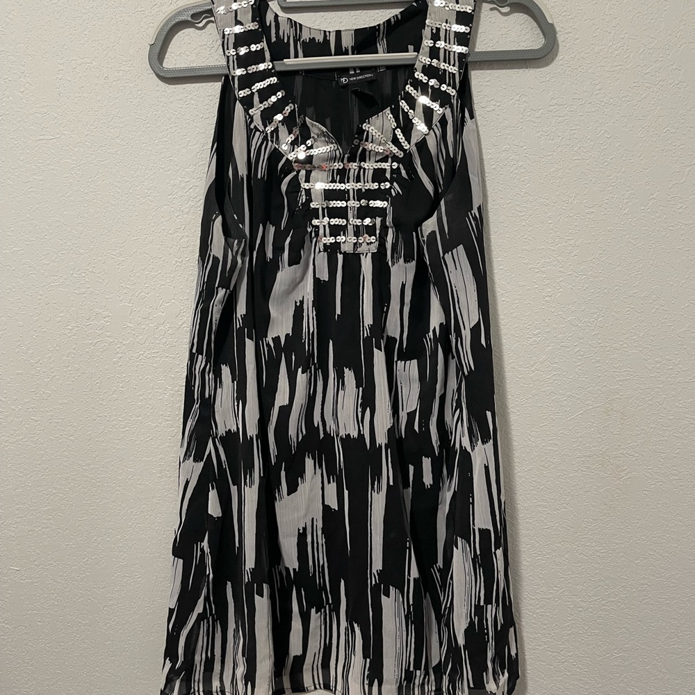 🐙New Directions Black & White Dressy Blouse